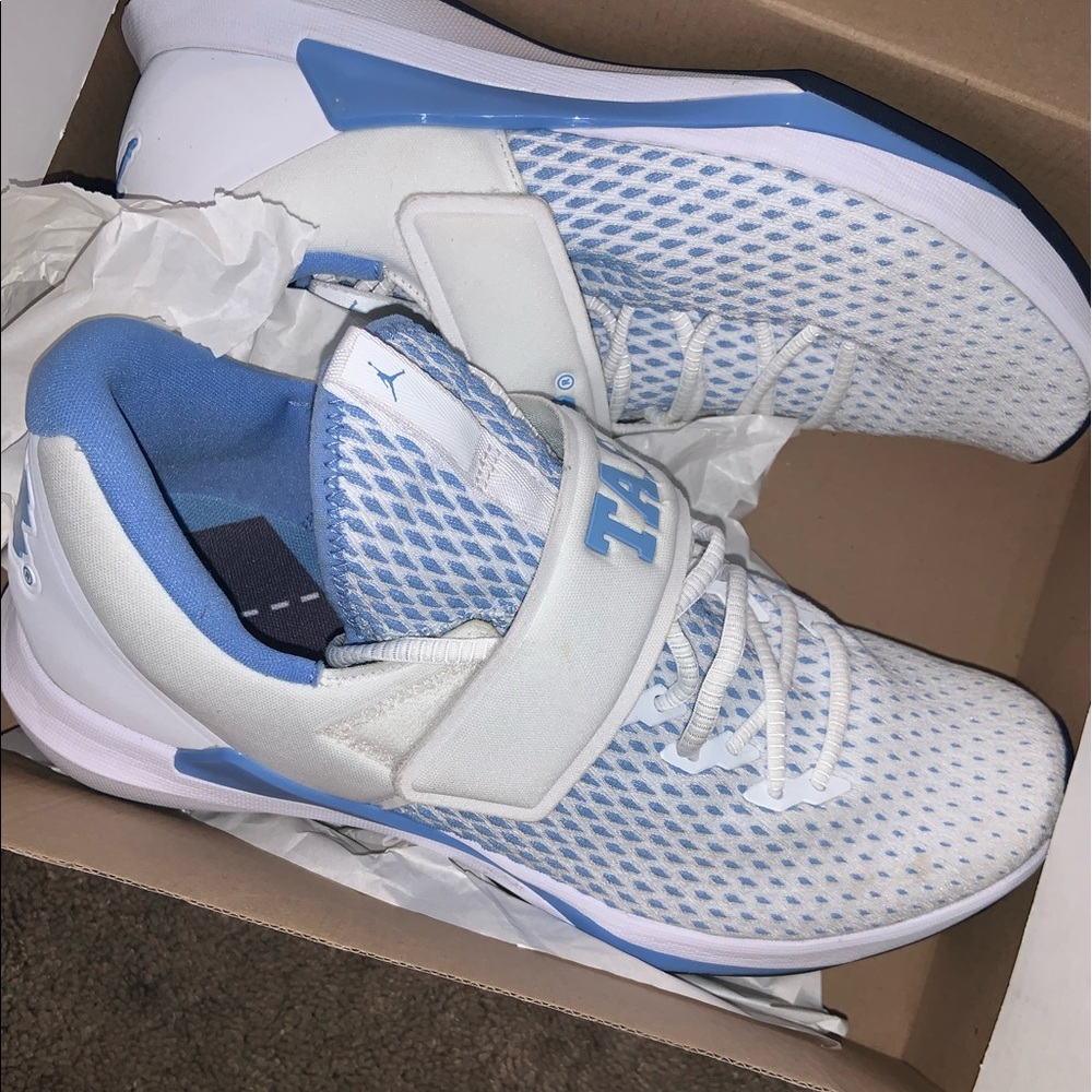 Jordan UNC Trainers